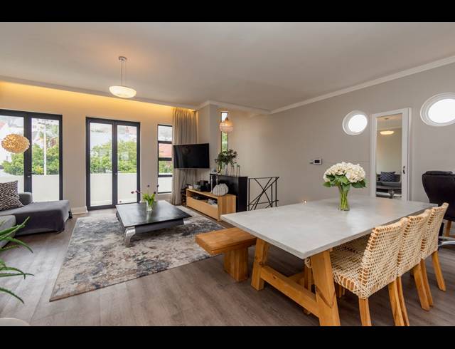 2 BEDROOM APARTMENT FOR SALE IN VREDEHOEK